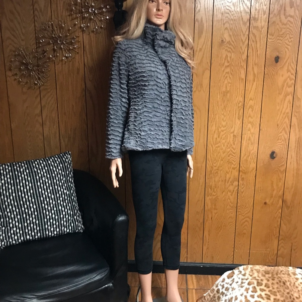 Patagonia" Pelage Gray Faux Fur Fleece Jacket - Picture 3 of 13